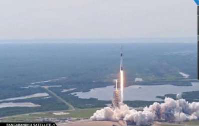 SpaceX launches newly updated Falcon 9 rocket