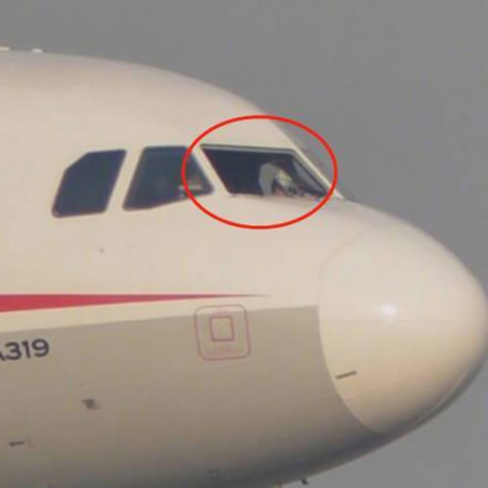 A cockpit windscreen of a Sichuan Airlines jet was ripped out at 32,000ft on Monday. /CCTV Photo