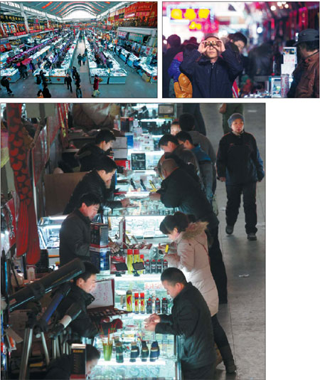 The Exotic Cargo Market in Tianjin was a major shopping destination for residents in North China in the 1990s. Vendors used to do good business selling secondhand clothes smuggled from overseas. Its popularity has waned, however, with most of the clothing