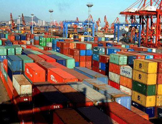 Photo taken on Oct. 10, 2012 shows the scene of a container terminal in Lianyungang City, east China's Jiangsu Province. (Xinhua File Photo/Wang Chun)