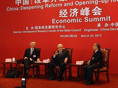 China will remain one of the major destinations for global investment the message was delivered at the ongoing 2013 China Development Forum in Beijing. 