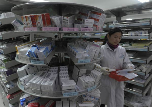 A pharmacist at a hospital pharmacy in Nanjing, Jiangsu province. In 2012, Alliance Boots announced it was buying a 12 percent stake in Nanjing Pharmaceutical Co for about $91 million. Nanjing Pharmaceutical is China's fifth-largest pharmaceutical wholesaler. [Photo/Provided to China Daily]