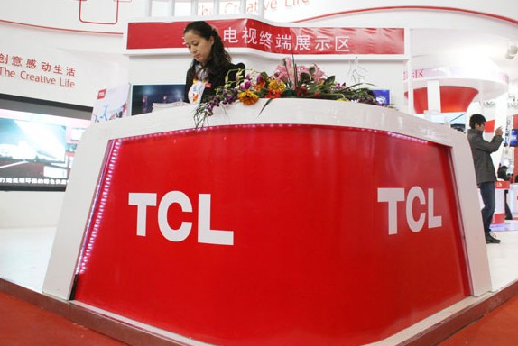 A stand markets TCL Corp at an exhibition in Beijing. CSOT Corp, a major TCL subsidiary that produces liquid crystal display panels, on Monday announced plans for a high-end panel plant in Wuhan, capital of Hubei province. WU CHANGQING/CHINA DAILY  