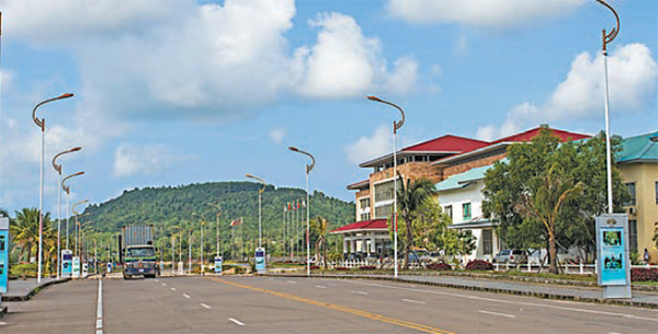 The main street of the Sihanoukville Special Economic Zone. In the space of seven years, the SSEZ has become a home to more than 80 companies. Photo/China Daily