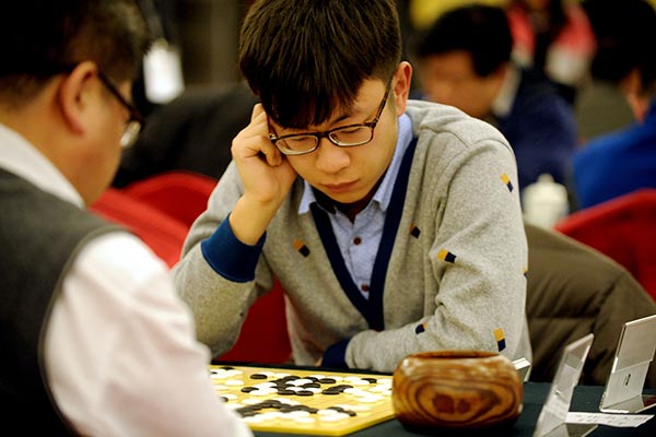 Weiqi players at a contest held in Shenyang, capital of Liaoning province.(Provided to China Daily)