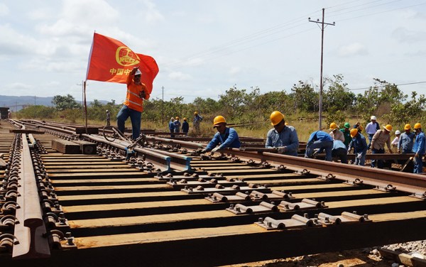 CREC workers building a railway in Venezuela. (PROVIDED TO CHINA DAILY)