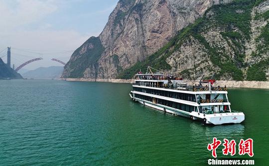 World Bank loans 150 mln dollars to improve China's inland waterway transport