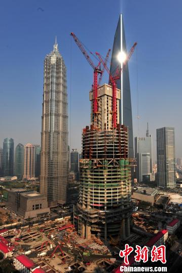 The Shanghai Tower will construct 48 floors by the end of year. 