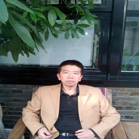 Li Fang, a well-known art critic, writer and book collector. (Photo provided to ECNS.cn)