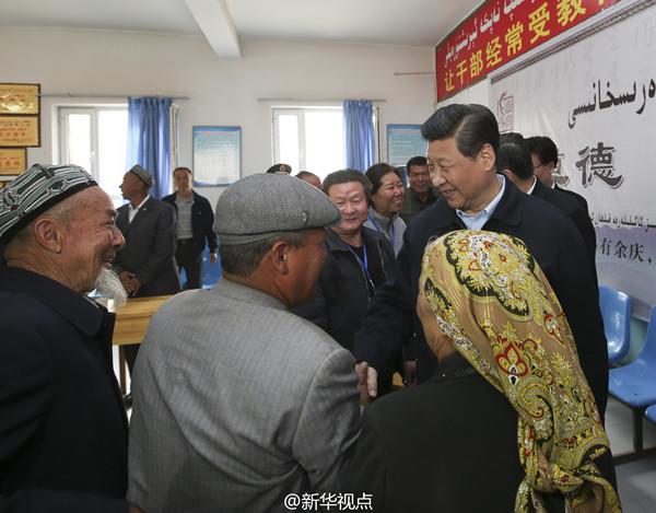 Xi visits border soldiers at Xinjiang base