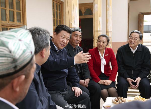 Xi visits border soldiers at Xinjiang base