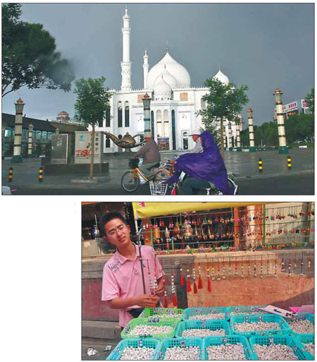 Muslim Cultural Street offers rich Islamic culture, from serene white mosques to golden domed buildings that are lit up at night; while nearby Saishang Old Street presents an opportunity to browse curio shops. Photos by Jules Quartly / China Daily