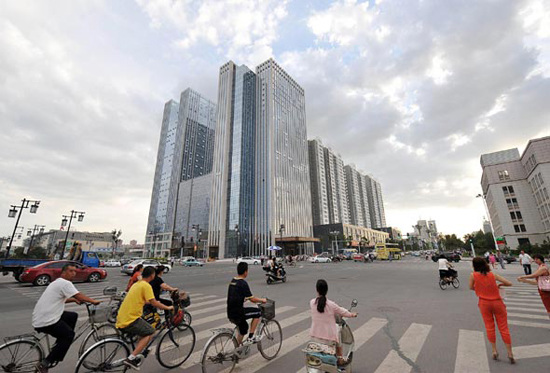 The view of Yingbin Street, Datong city, on August 10, 2012. [Photo/Xinhua]  