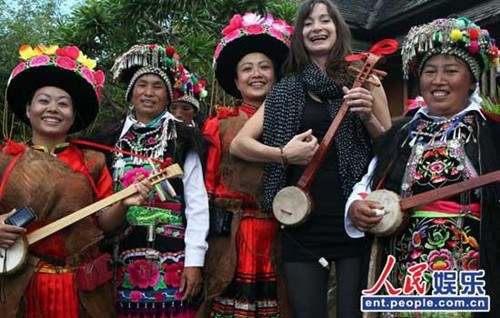 To celebrate the natural and cultural resources of Pu'er in southwest China's province Yunnan, the first International Country Music Festival was held, tuning in the city to a new attraction.