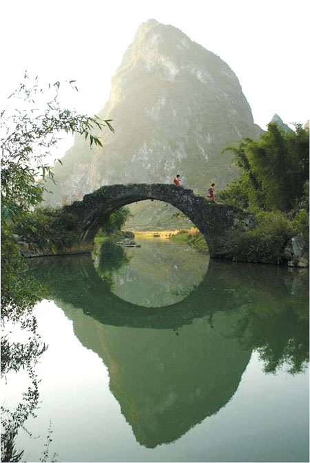 The charm of Baiwan town in northern Guangdong province lies in its primitiveness. Nam Nai Choi / For China Daily