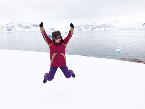 Su Liu taps upon her water resource knowledge to mobilize mothers to contribute toward climate change and water resource protection. [Photo Provided to China Daily]