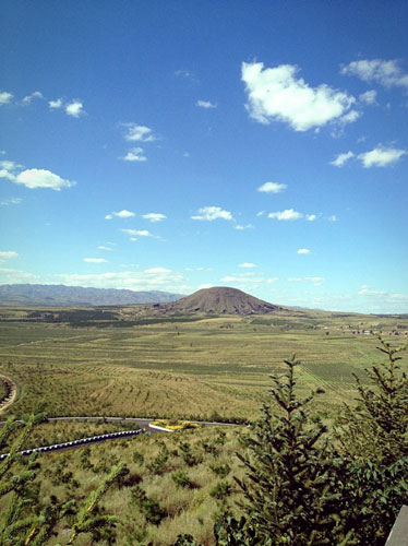 A distance view of one of the dead volcanoes at Datong Volcano Geographic Park in Datong county, Shanxi's Datong city. [Photo by Chen Zhilin/chinadaily.com.cn]