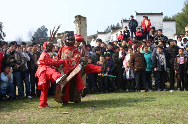 Performances of the 3,000-year-old Nuo Opera are still staged in rural areas in Jiangxi province, thanks to the efforts of generations of inheritors of the art form. Provided to China Daily  