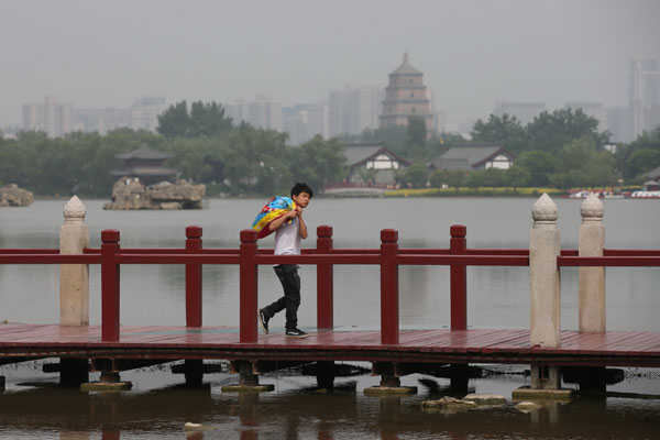 The Big Wild Goose Pagoda is a landmark in Xi'an.[Photo by Wang Jing/China Daily]