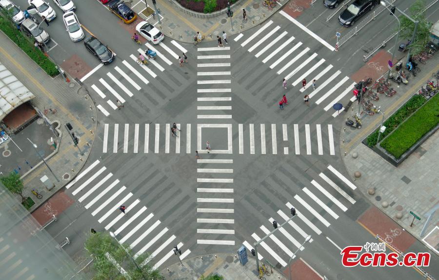 pedestrian crossing intersection