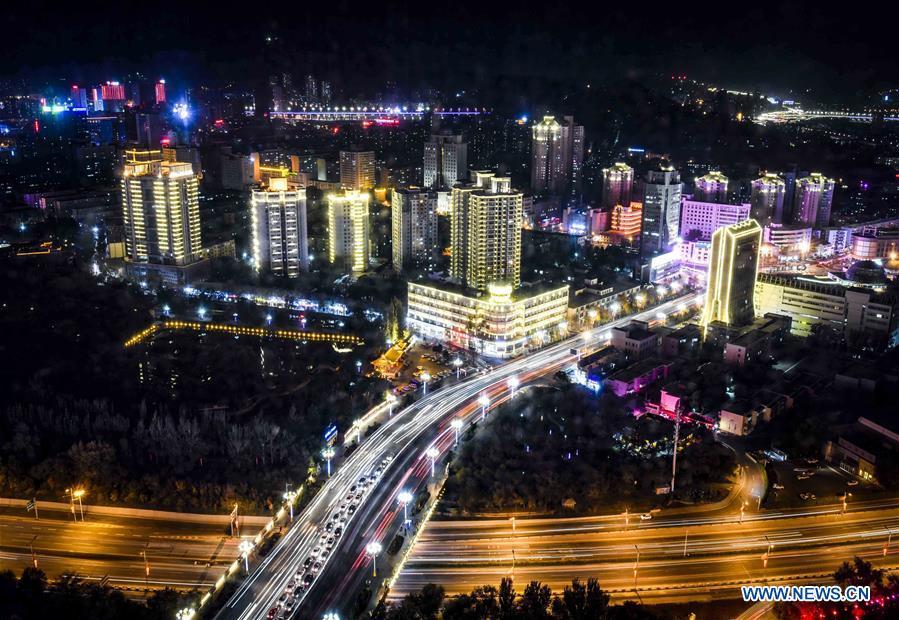 Aerial photo taken on Oct. 11, 2018 shows a night view of Urumqi, capital of northwest China\'s Xinjiang Uygur Autonomous Region. (Xinhua/Zhao Ge)