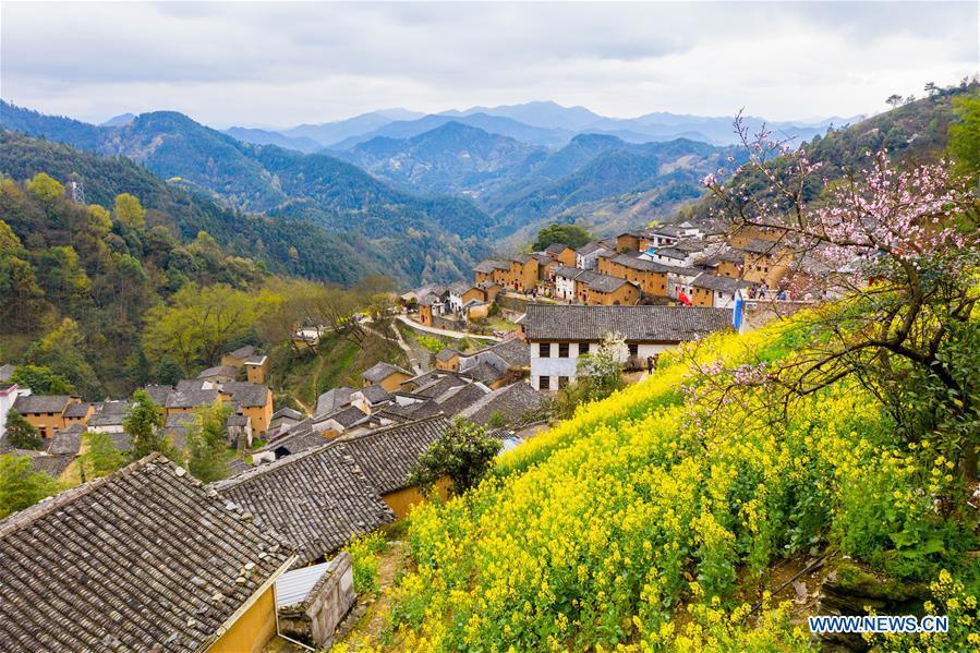 Aerial photo taken on March 25, 2019 shows the scenery of Shexian County, east China\'s Anhui Province. (Xinhua/Wang Wen)