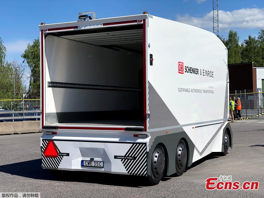 Resembling the helmet of a Star Wars stormtrooper, a driverless electric truck began daily freight deliveries on a public road in Sweden on May 15, 2019, in what developer Einride and logistics customer DB Schenker described as a world first. (Photo/Agencies)