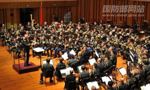 In a goodwill musical exchange focusing on friendship and cooperation through the performing arts, the two countries´ military bands made history by holding a joint concert at Beijings National Center of Performing Arts. 