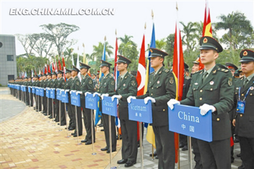 The 35 delegations enter the sports venue. (Photo by Liu Huadi)