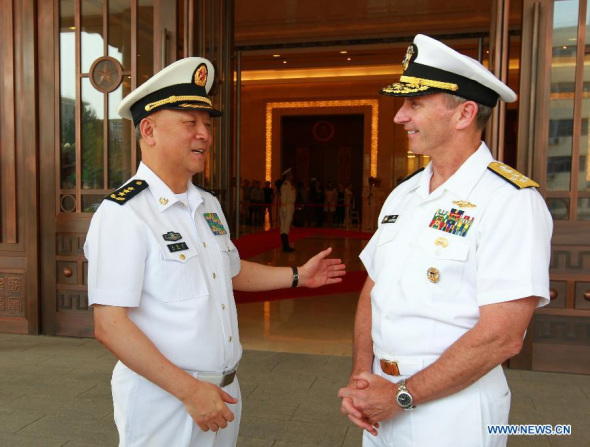 China's navy commander Wu Shengli (L) meets with his U.S. counterpart Jonathan Greenert in Beijing, capital of China, July 15, 2014. (Xinhua/Zha Chunming)