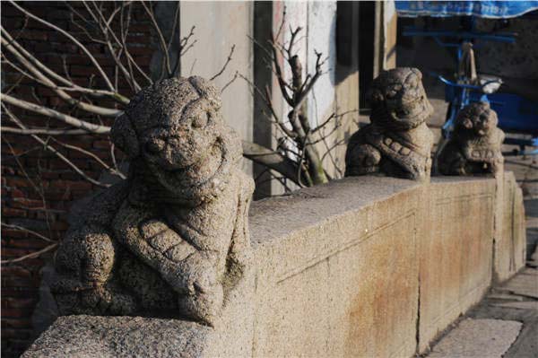 Nanzha, the southern area of Wuzhen in Zhejiang province, unlike other parts of the water town, still keeps its original look.