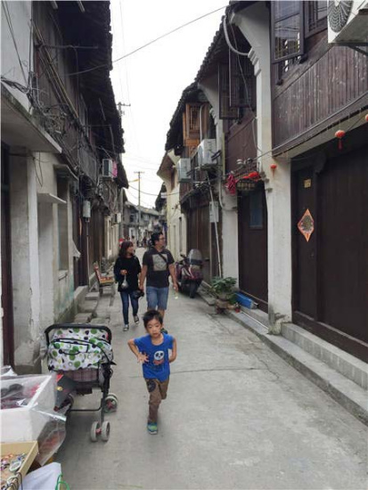 Nanzha, the southern area of Wuzhen in Zhejiang province, unlike other parts of the water town, still keeps its original look. 