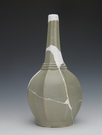 An octagon vase from the Housiao Kiln (Photo/Courtesy of the Palace Museum)