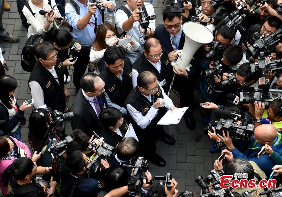 hk clears protest site outside citic tower