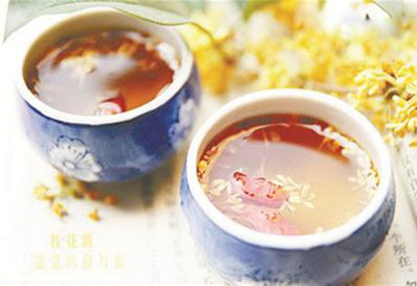 Chrysanthemum flower wine (File photo)