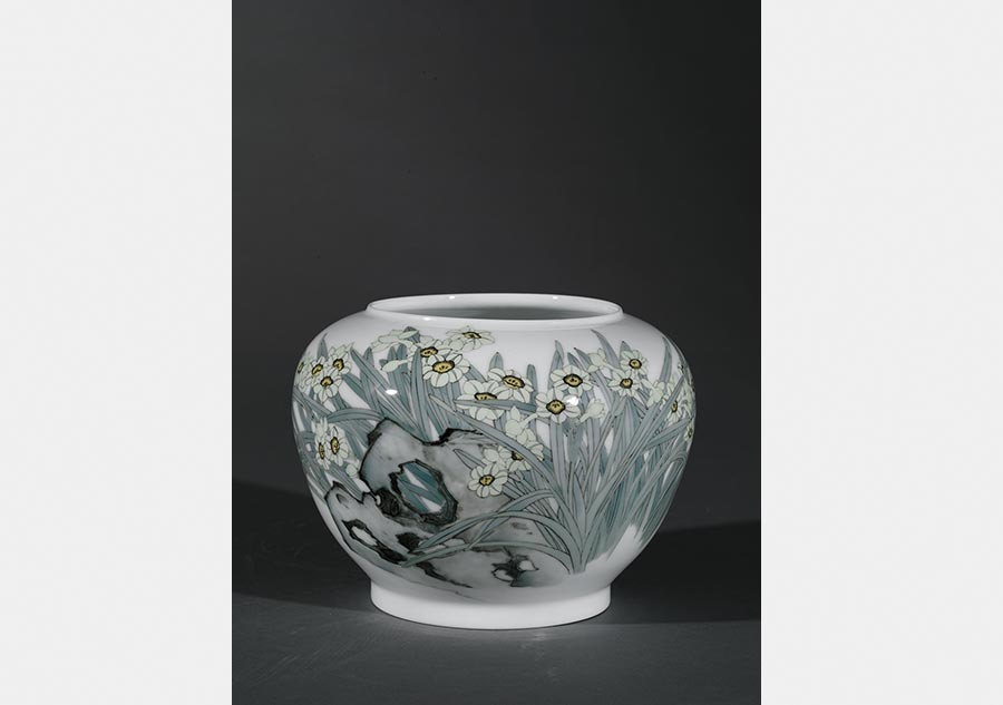 Exhibition marks revival of porcelain art