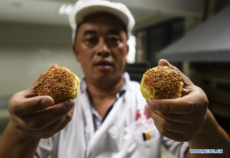Huangqiao Sesame Cake: renowned snack across China