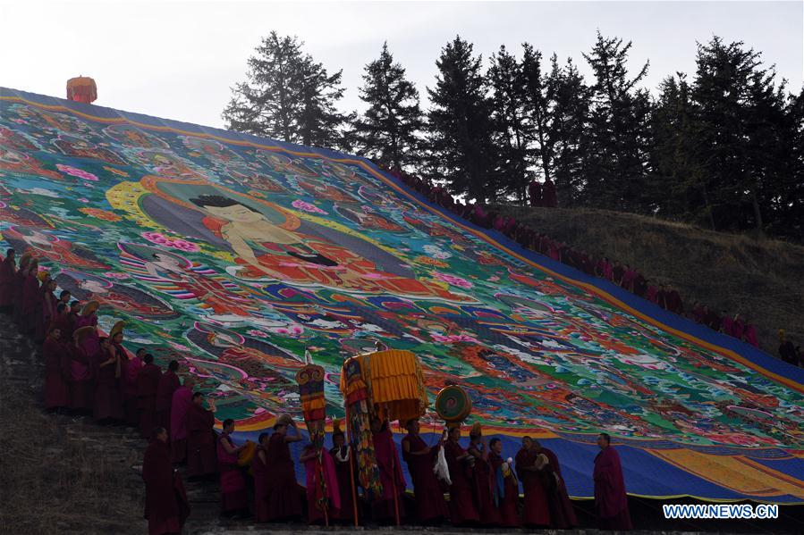Labrang Monastery holds annual display of Buddha thangka
