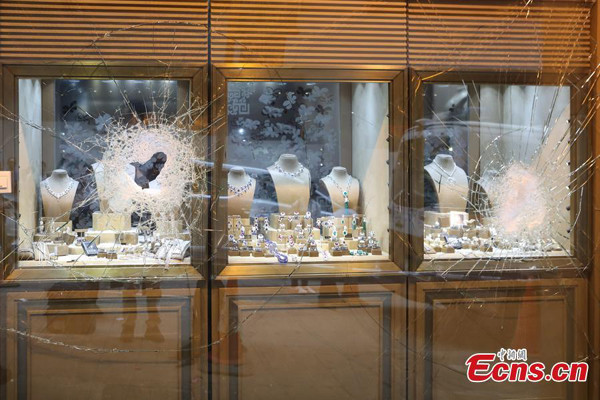 3 arrested after HK$40m robbery at Hong Kong jewelry store