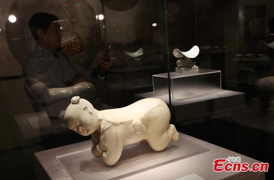 Selected ceramic pillows on show in Nanjing