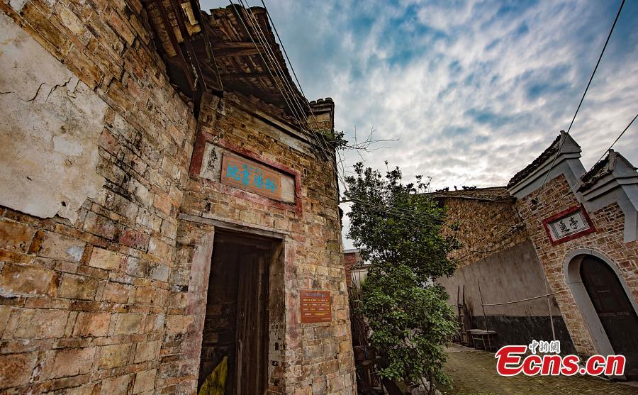 Ancient Jieqiao Village keeps traditions alive 