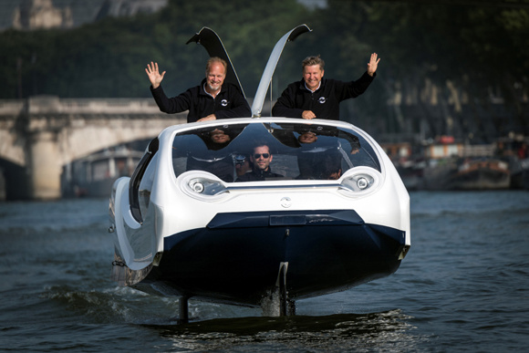 Flying taxi takes to River Seine
