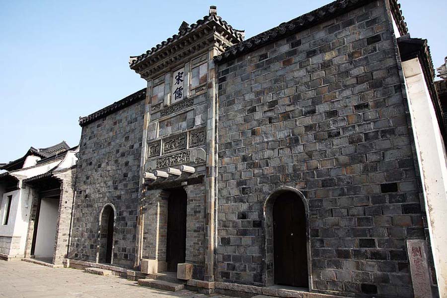 An old house in Huishan ancient town. (Chinapic.people.com.cn)