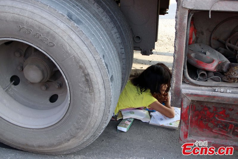 Girl Hit By Truck Waiting For Rescue Incredibly Serene 13 Headlines Features Photo And 