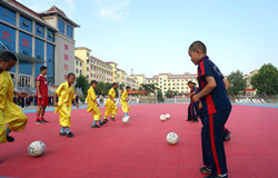 Kung Fu soccer team trains at Songshan Shaolin training base 