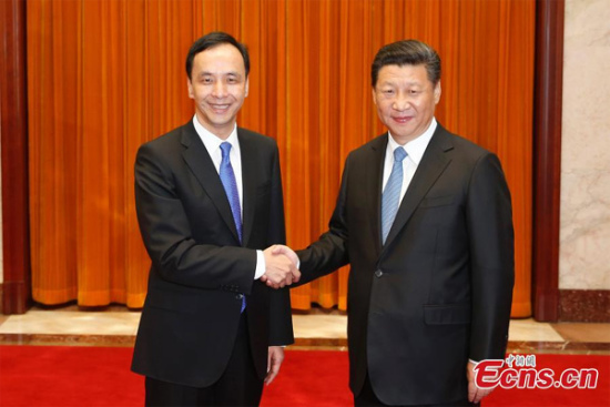 Xi Jinping (R), general secretary of the Communist Party of China Central Committee, meets then Kuomintang (KMT) Chairman Eric Chu, May 4, 2015 in Beijing.  (Photo/China News Service)